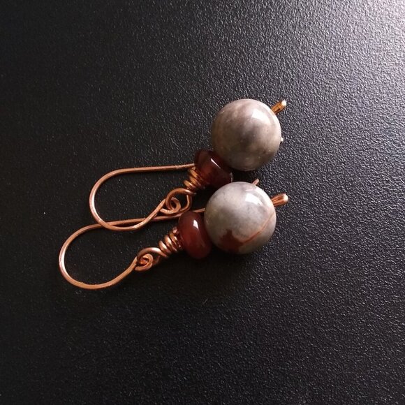 Misty Classy Elegance: Gray Stone & Russet Agate Copper Earrings! Handmade +OOAK - Picture 9 of 10